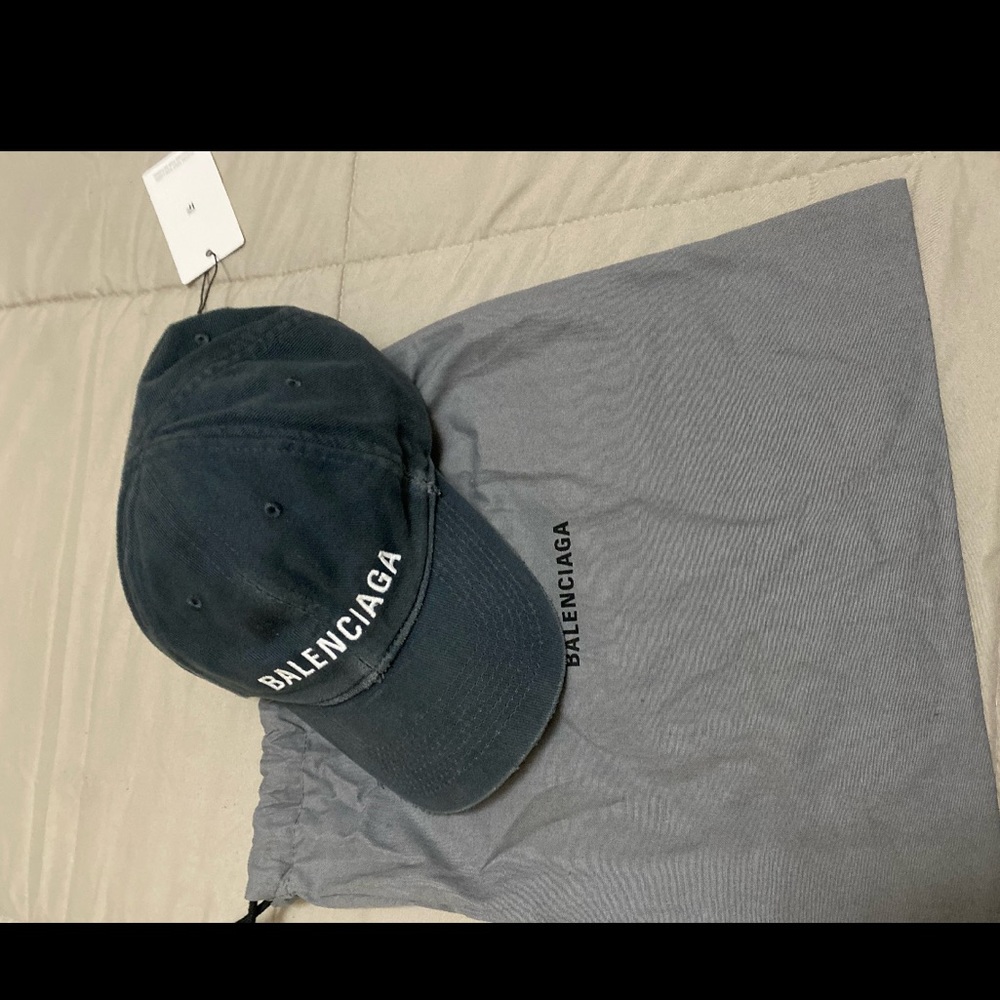 Balenciaga baseball hat brand new never been worn